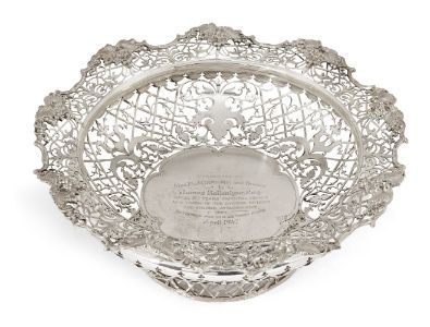 A Private Collection of Silver & Judaica : Live online only auction