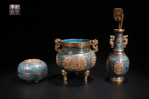CHINESE ANTIQUES