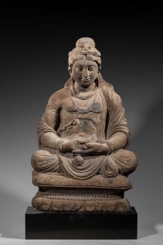 Ventes de Statues et objets d'arts Premiers, Asiatique et archéologie.